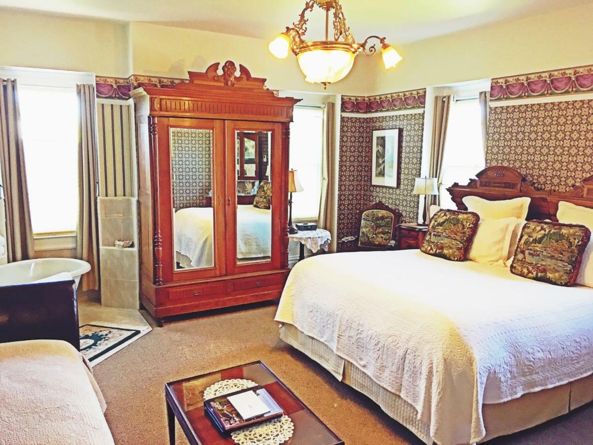 Churchill Manor Napa
