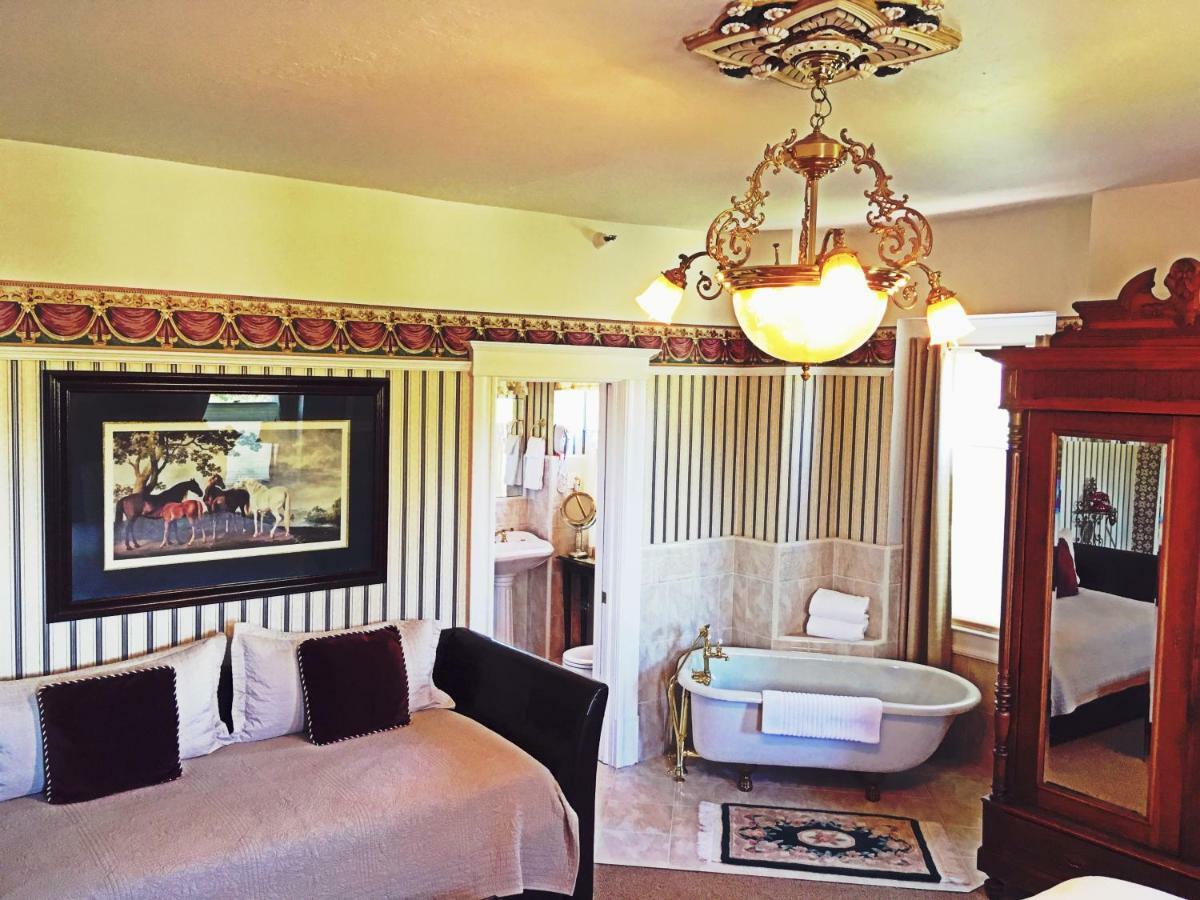 Churchill Manor 3* Napa